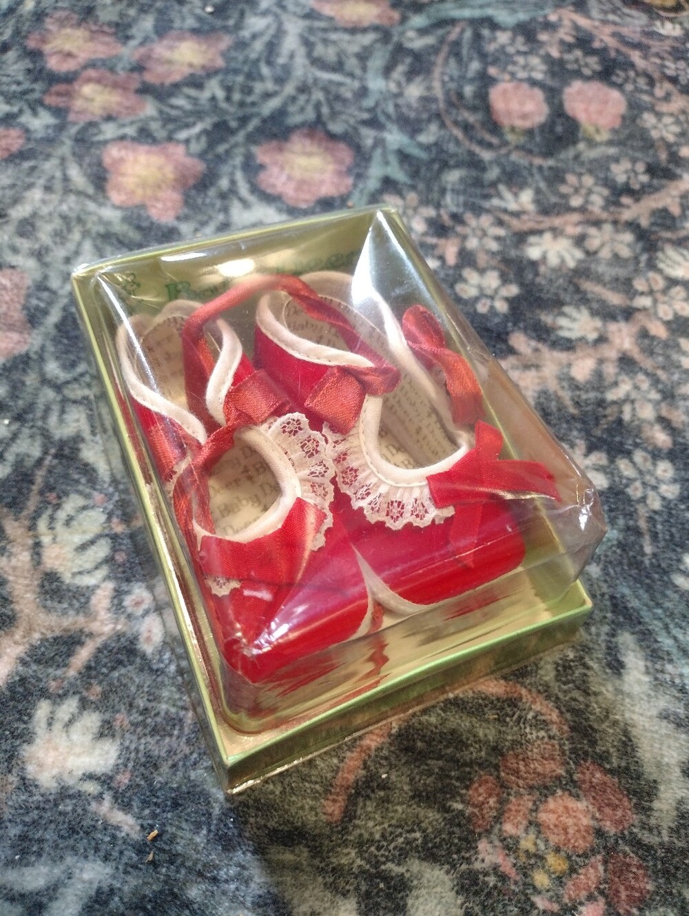 NEW Vintage Baby Deer Red Lace-Trim Infant Shoes